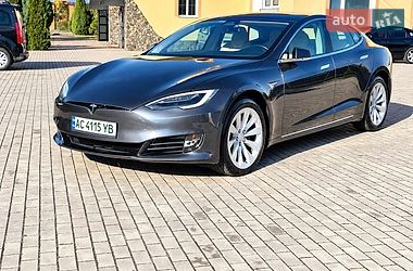 Лифтбек Tesla Model S 2018 в Луцке
