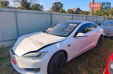 Лифтбек Tesla Model S 2016 в Сквире