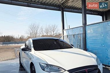 tesla model-s 2013 в Ружин от профессионального продавца Михайло