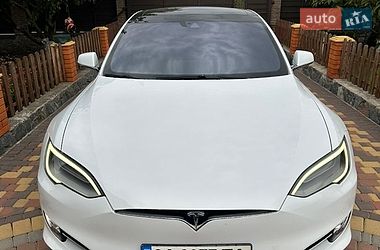 Лифтбек Tesla Model S 2016 в Кропивницком