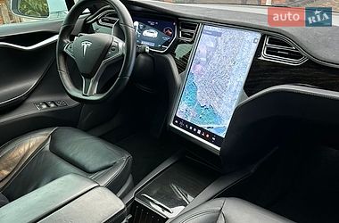 Лифтбек Tesla Model S 2016 в Кропивницком