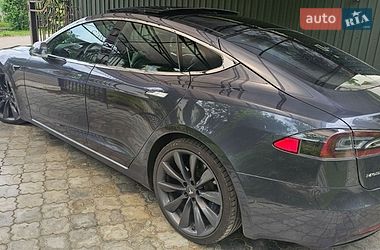 Лифтбек Tesla Model S 2017 в Стрые