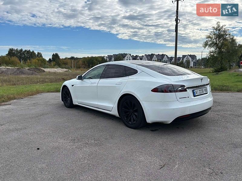 Ліфтбек Tesla Model S 2019 в Києві