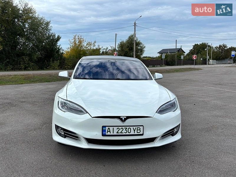 Ліфтбек Tesla Model S 2019 в Києві