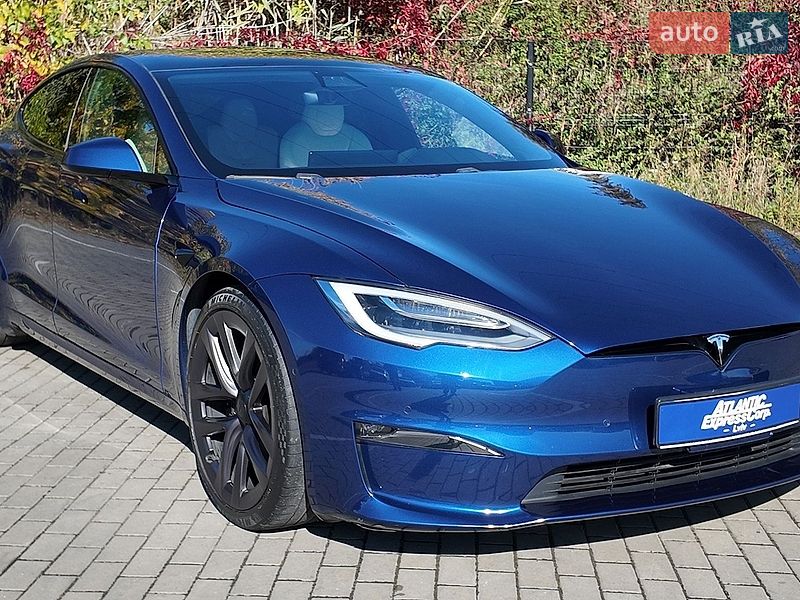 Tesla Model S 2021