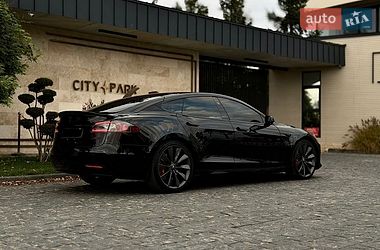 Лифтбек Tesla Model S 2017 в Львове