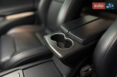 Лифтбек Tesla Model S 2017 в Львове