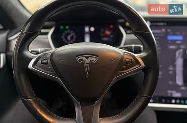 Лифтбек Tesla Model S 2017 в Львове