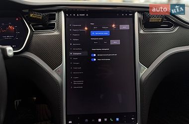 Лифтбек Tesla Model S 2017 в Львове