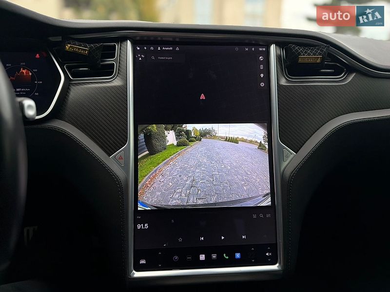 Лифтбек Tesla Model S 2017 в Львове