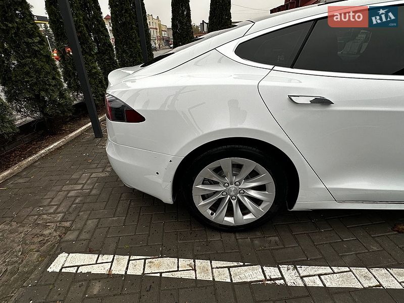 Ліфтбек Tesla Model S 2018 в Кам'янець-Подільському