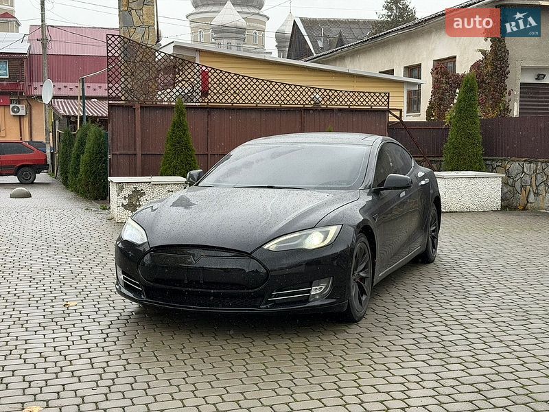 Лифтбек Tesla Model S 2014 в Коломые