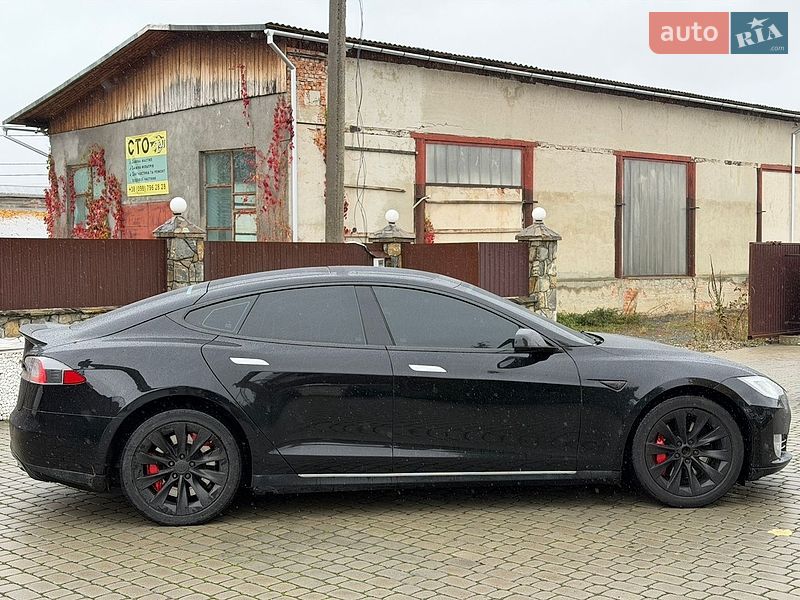 Лифтбек Tesla Model S 2014 в Коломые