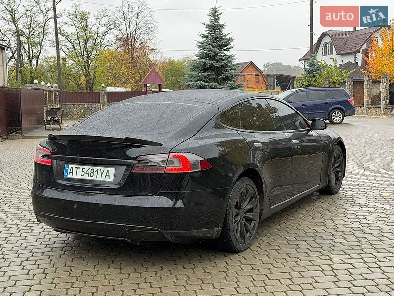 Лифтбек Tesla Model S 2014 в Коломые