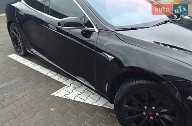 Лифтбек Tesla Model S 2018 в Киеве