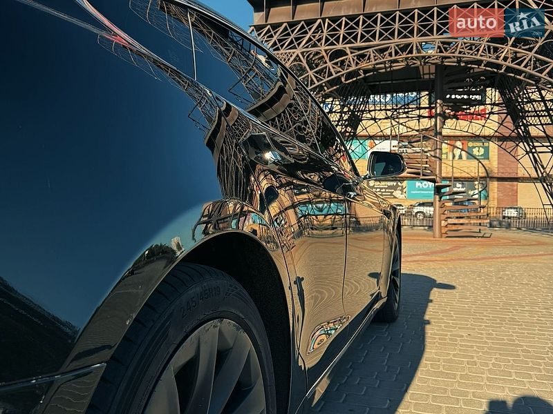 Лифтбек Tesla Model S 2020 в Харькове