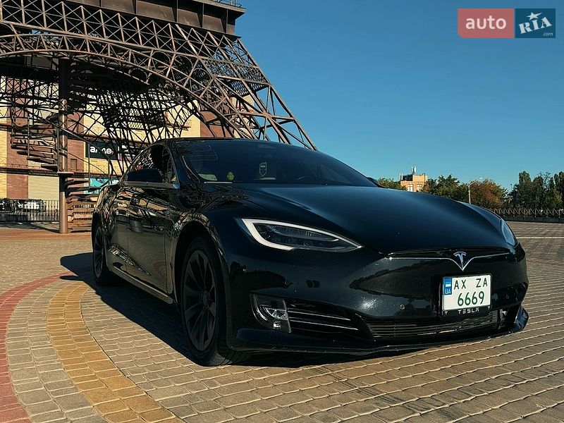 Лифтбек Tesla Model S 2020 в Харькове