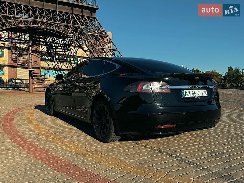 Лифтбек Tesla Model S 2020 в Харькове
