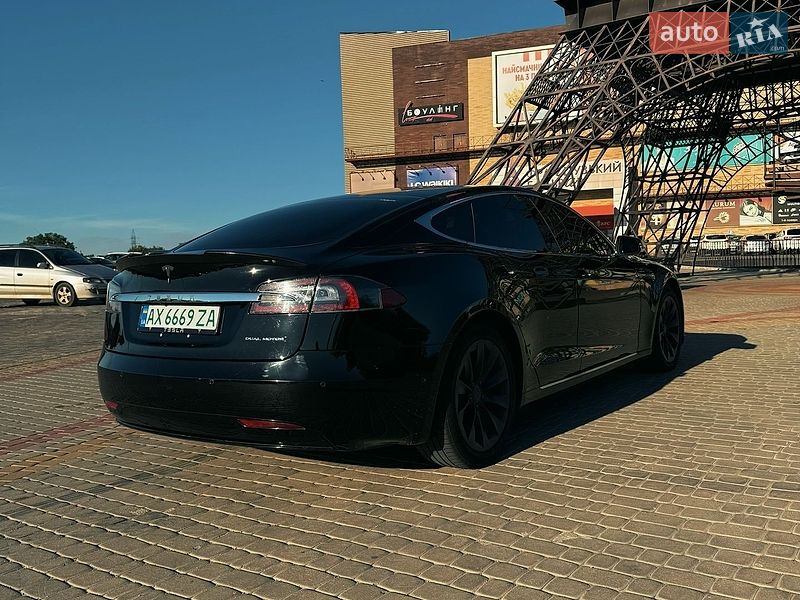 Лифтбек Tesla Model S 2020 в Харькове