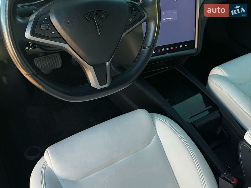 Лифтбек Tesla Model S 2020 в Харькове