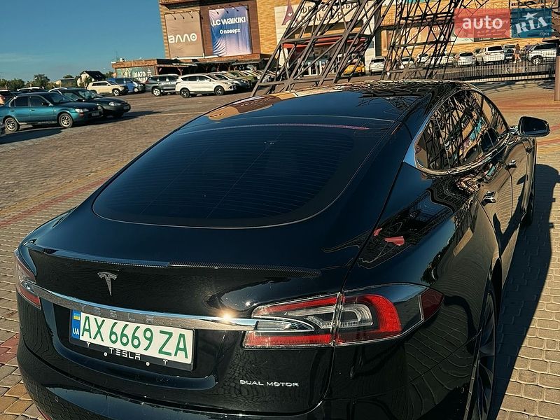 Лифтбек Tesla Model S 2020 в Харькове