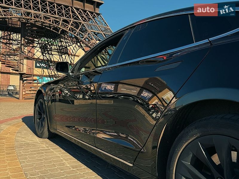 Лифтбек Tesla Model S 2020 в Харькове