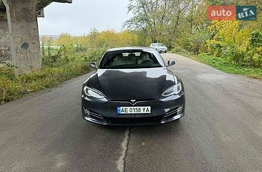 Ліфтбек Tesla Model S 2020 в Дніпрі