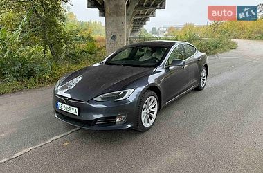 Ліфтбек Tesla Model S 2020 в Дніпрі