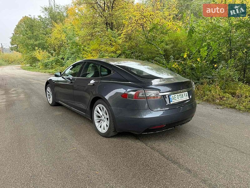 Ліфтбек Tesla Model S 2020 в Дніпрі