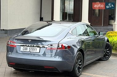 Ліфтбек Tesla Model S 2020 в Стрию