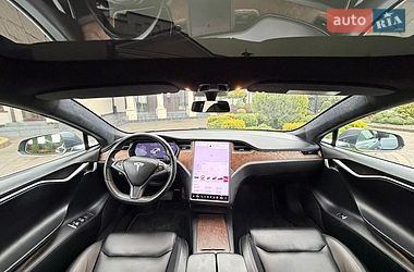 Ліфтбек Tesla Model S 2020 в Стрию