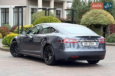 Ліфтбек Tesla Model S 2020 в Стрию