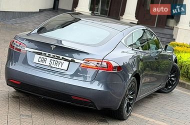 Ліфтбек Tesla Model S 2020 в Стрию