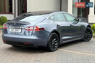 Ліфтбек Tesla Model S 2020 в Стрию