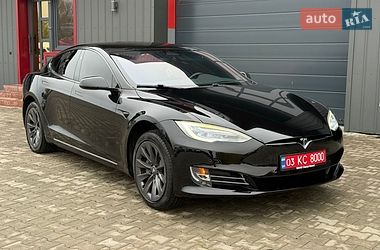 Ліфтбек Tesla Model S 2018 в Ковелі