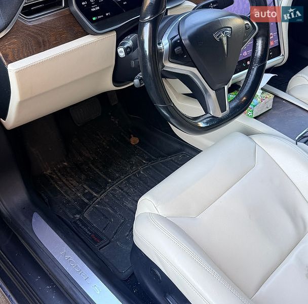 Ліфтбек Tesla Model S 2017 в Києві
