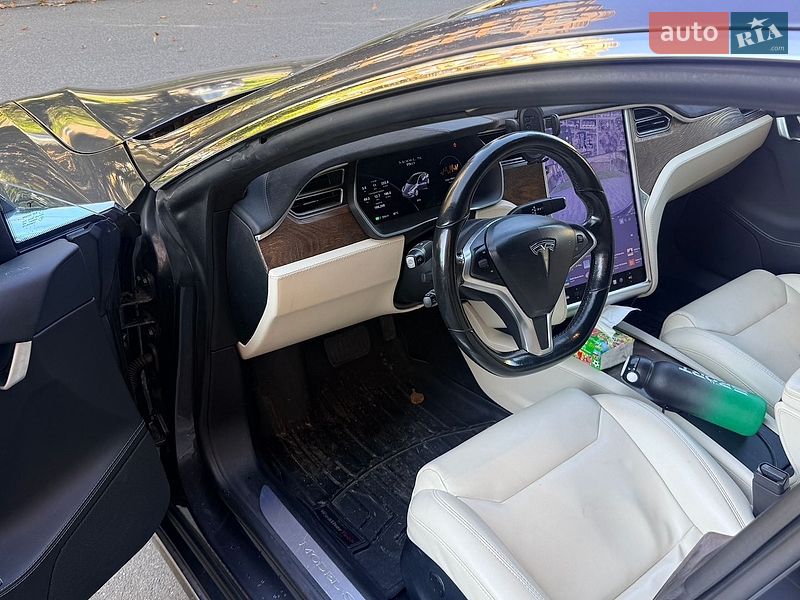 Ліфтбек Tesla Model S 2017 в Києві