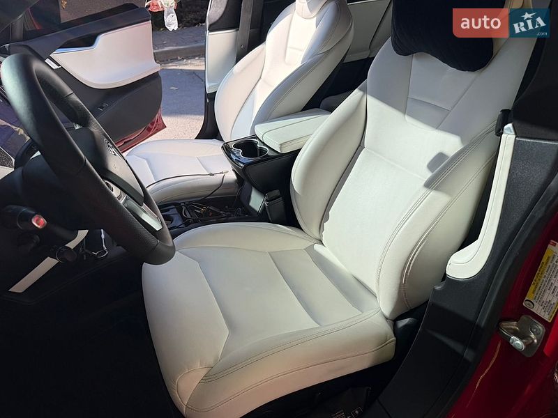 Лифтбек Tesla Model S 2017 в Киеве