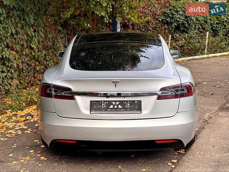 Ліфтбек Tesla Model S 2012 в Одесі
