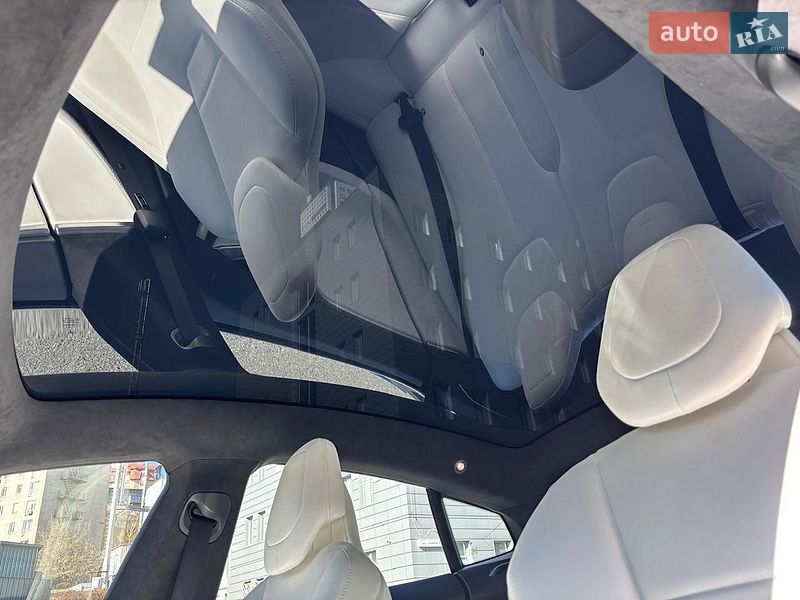 Ліфтбек Tesla Model S 2017 в Києві