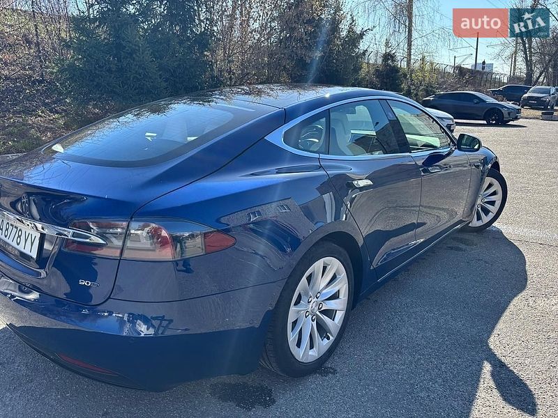 Ліфтбек Tesla Model S 2017 в Києві