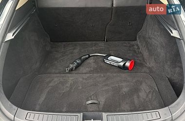 Ліфтбек Tesla Model S 2013 в Львові