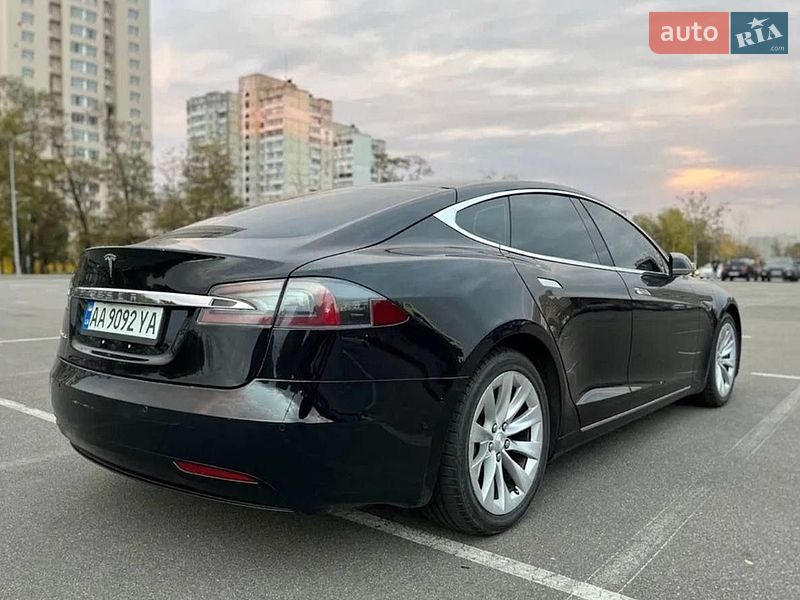 Ліфтбек Tesla Model S 2016 в Львові фото 4 Ліфтбек Tesla Model S 2016 в Львові