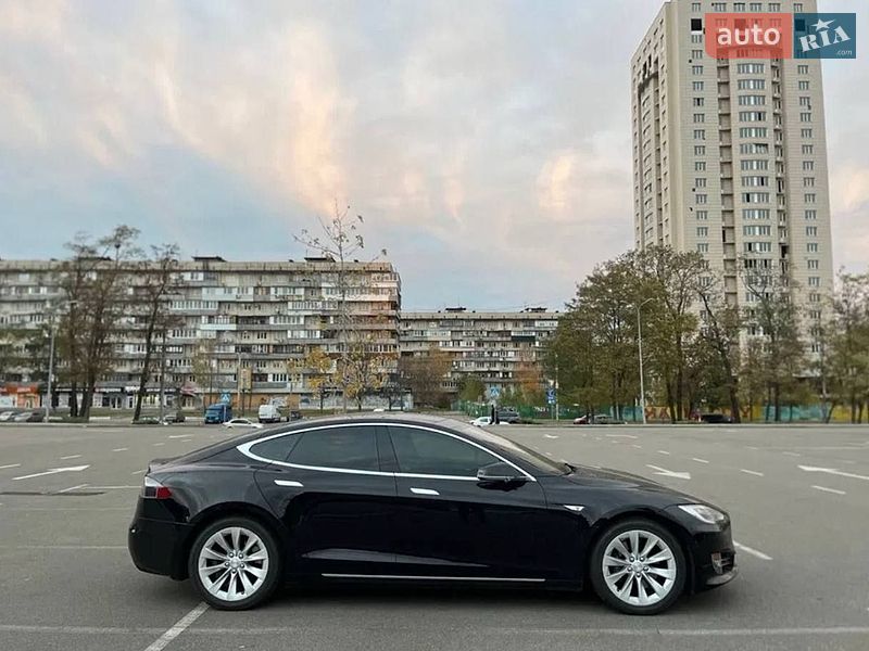 Ліфтбек Tesla Model S 2016 в Львові фото 6 Ліфтбек Tesla Model S 2016 в Львові