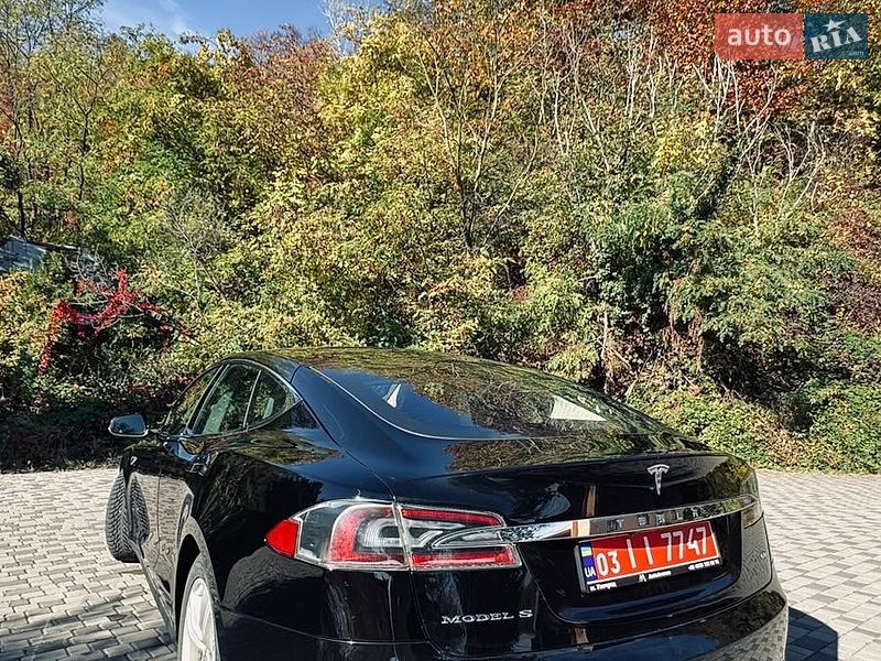 Ліфтбек Tesla Model S 2014 в Ужгороді