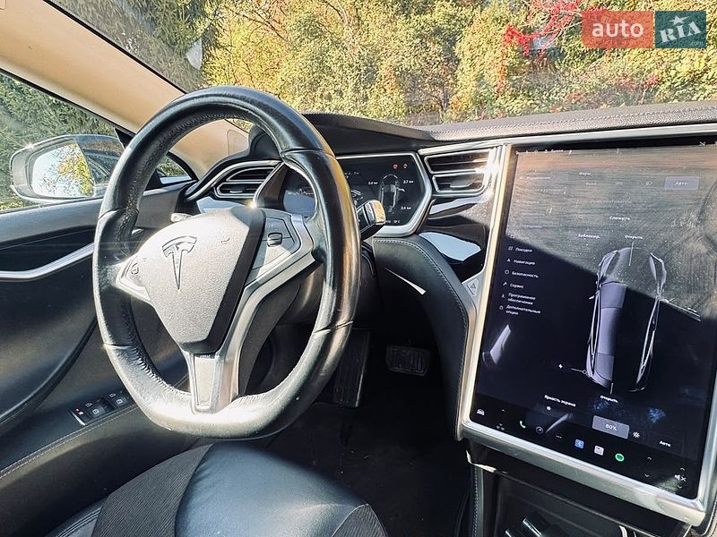 Ліфтбек Tesla Model S 2014 в Ужгороді