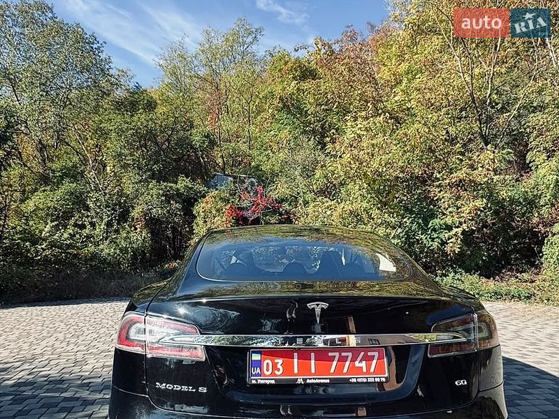 Лифтбек Tesla Model S 2014 в Ужгороде