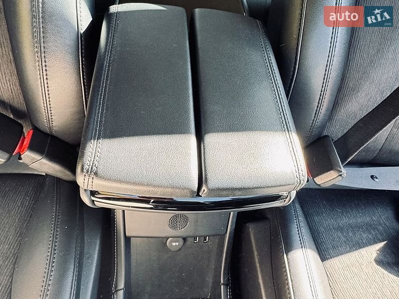 Ліфтбек Tesla Model S 2014 в Ужгороді