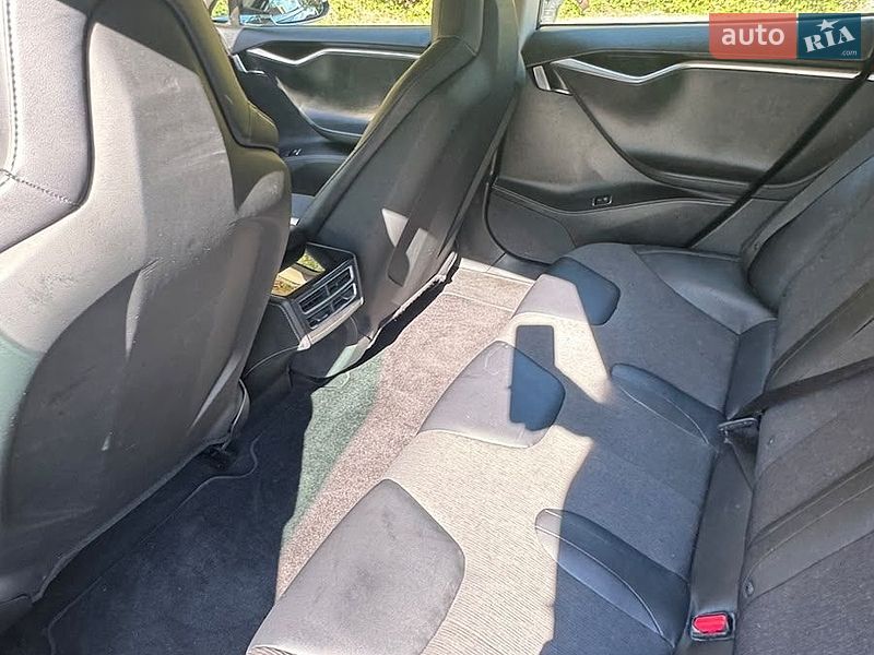 Лифтбек Tesla Model S 2014 в Ужгороде