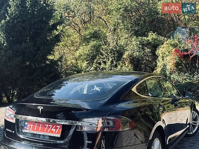 Ліфтбек Tesla Model S 2014 в Ужгороді